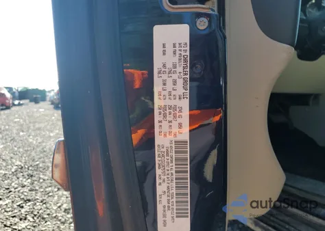 2013 Chrysler Town & Country Touring L z USA, uszkodzony, nr VIN 2C4RC1CG1DR757577